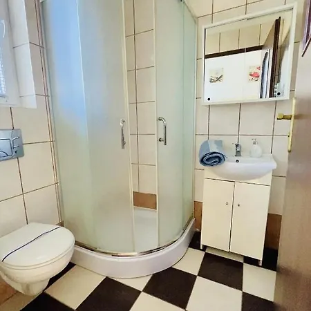 Zlote Piaski Z Basenem Guest house