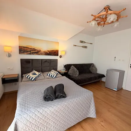 بيت ضيافة Zlote Piaski Z Basenem 3*