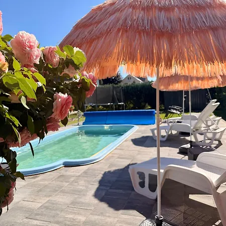 Guest house Zlote Piaski Z Basenem